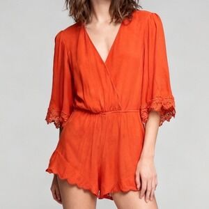 Lovers +‎ Friends Reese Romper Coral Reef size Medium